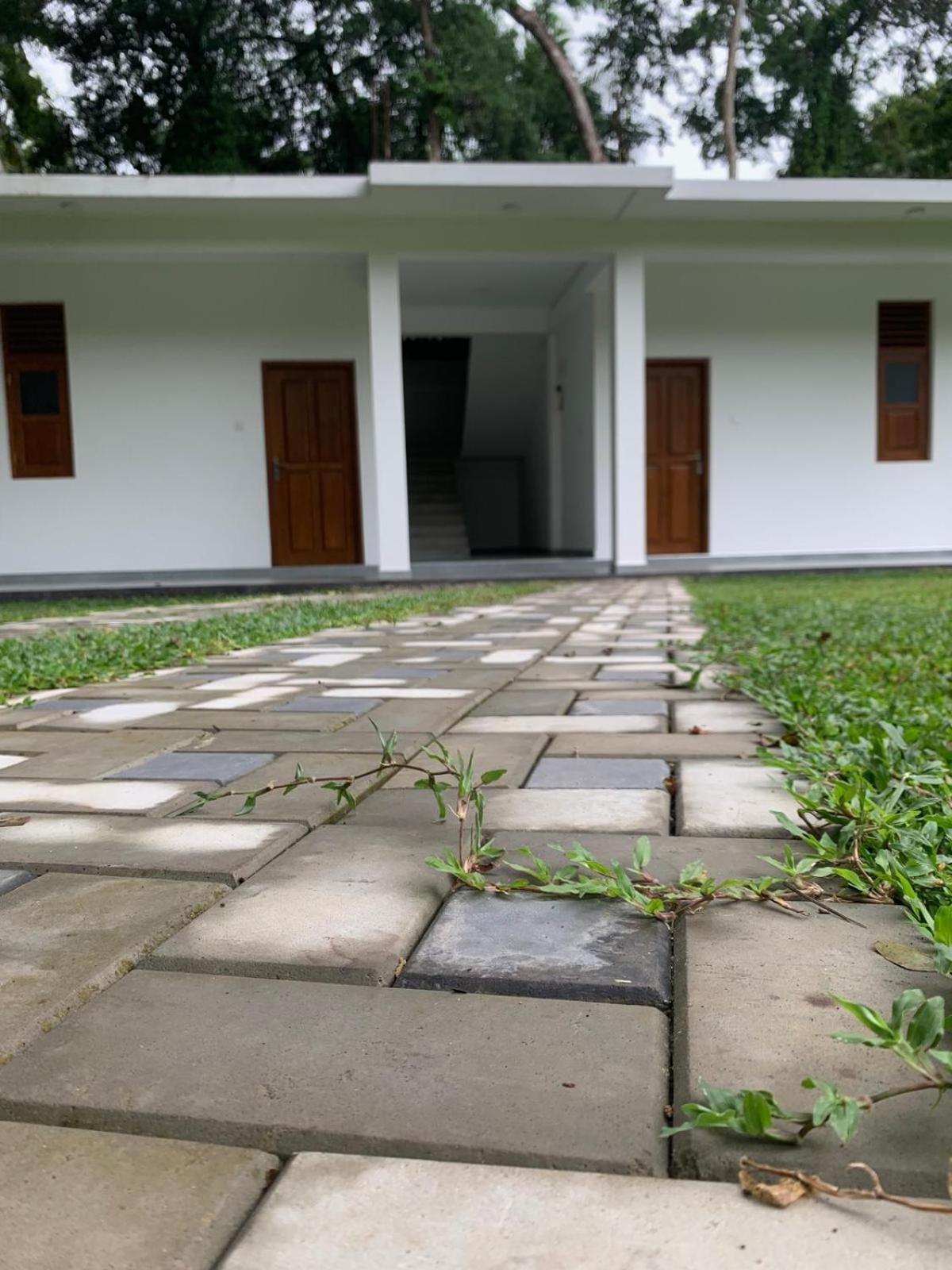 Sebastian Transit Villa With Free Shuttle Service To Airport Kotugoda Buitenkant foto